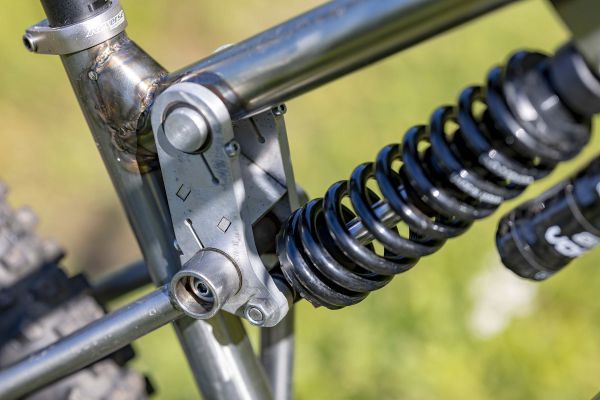 6T9 enduro Přemka Tejchamana