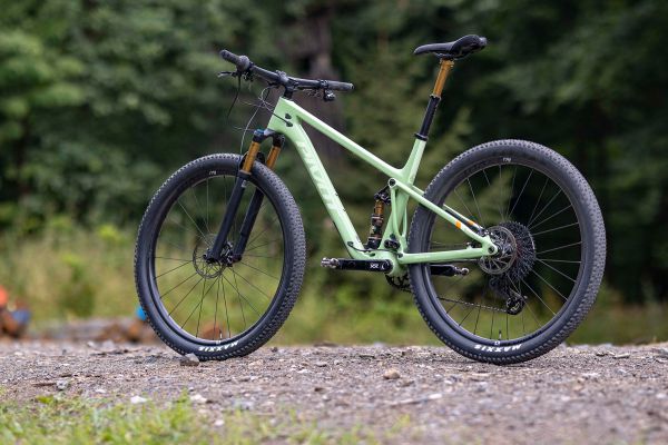 Pivot Mach 4 SL World Cup