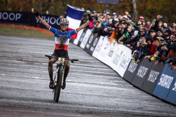 Loana Lecomte vítězí