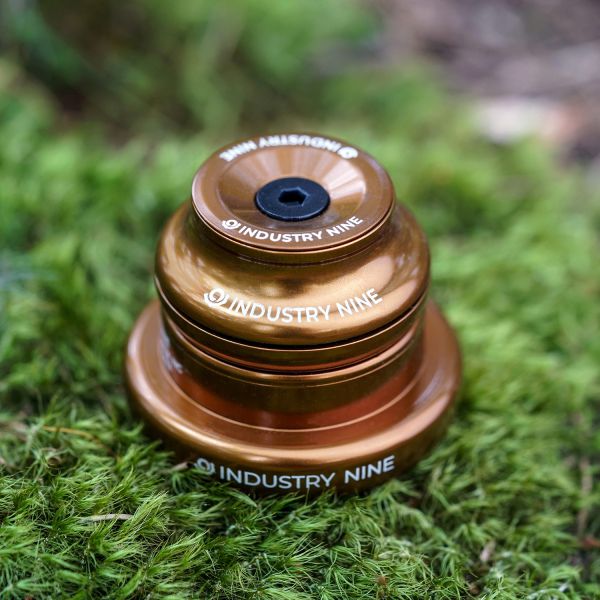 Industry Nine - bronzová limitka pro podzim 2023