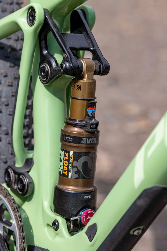 Pivot Mach 4 SL World Cup