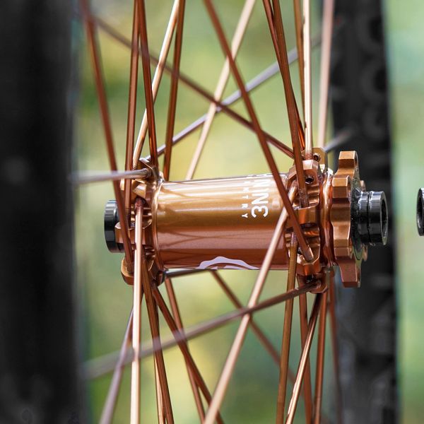 Industry Nine - bronzová limitka pro podzim 2023