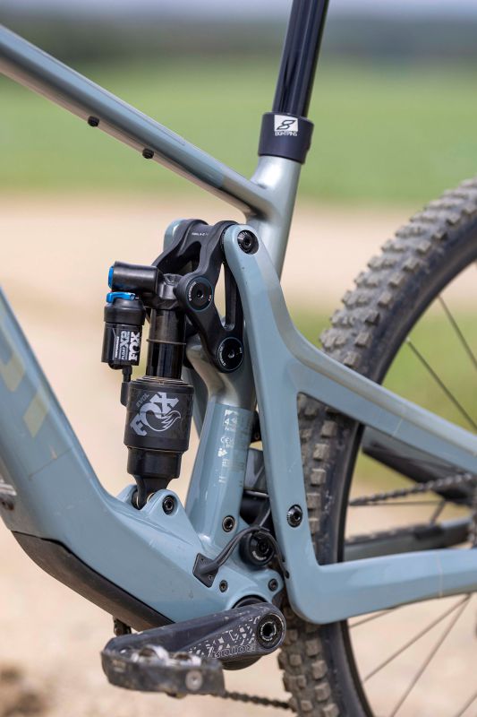 Ghost Path Riot CF Advanced