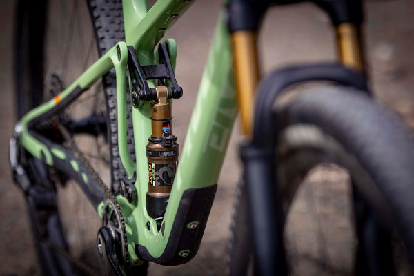 Pivot Mach 4 SL World Cup