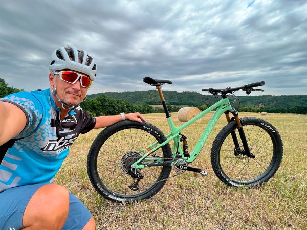 Pivot Mach 4 SL World Cup