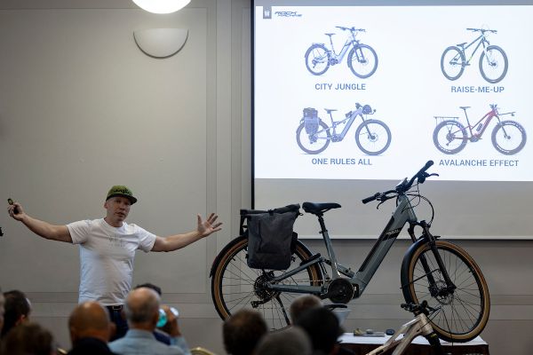 Rock Machine Crossride E450 full