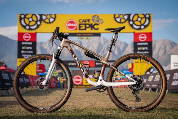Canyon Lux World Cup CFR Untamed