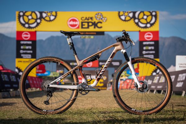 Canyon Lux World Cup CFR Untamed