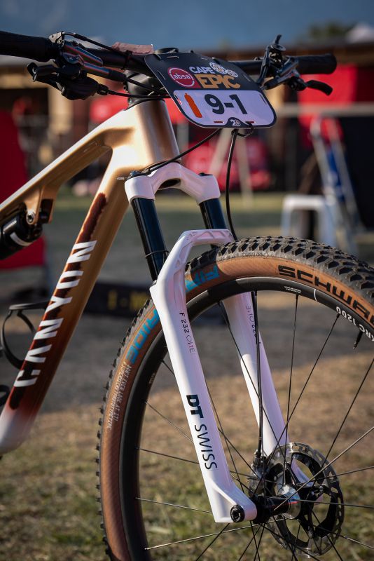 Canyon Lux World Cup CFR Untamed