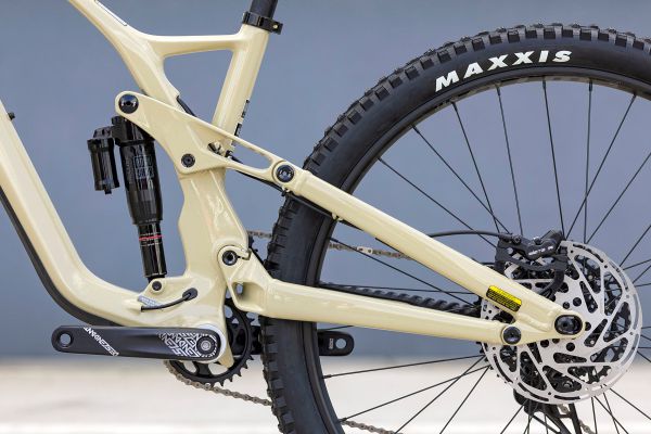 GT Force Carbon Elite