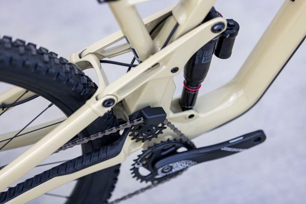 GT Force Carbon Elite