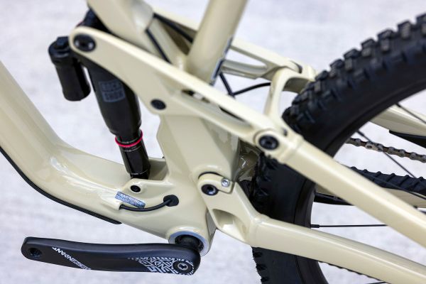 GT Force Carbon Elite