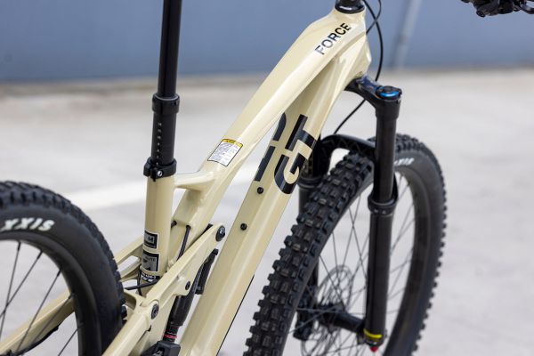 GT Force Carbon Elite