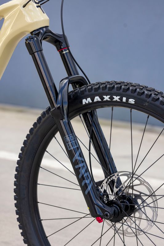 GT Force Carbon Elite