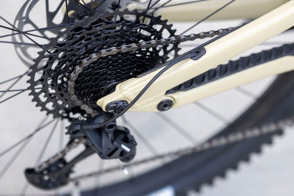 GT Force Carbon Elite