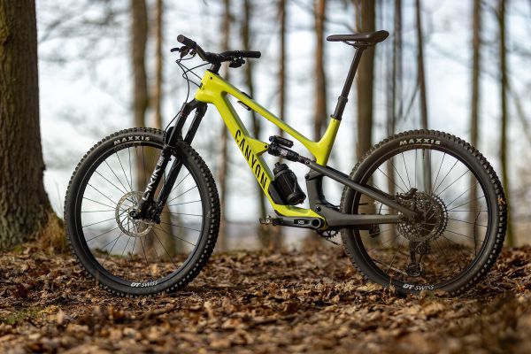 Canyon Spectral CF 9