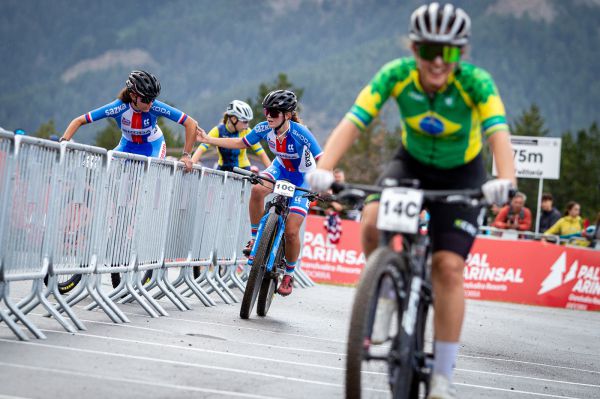 MS 2024 - štafety - do čtvrtého úseku vyráží Eliška Hanáková