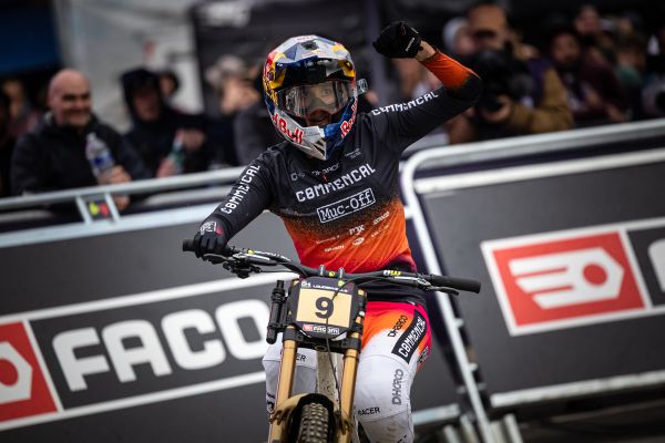 Myriam Nicole je zpět