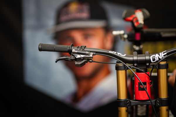 Nová sjezdová sada Shimana po XY letech?