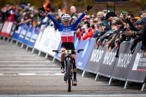 Loana Lecomte vítězí