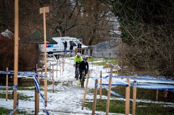 MČR v cyklokrosu - Jičín 2024 - sem tam sníh