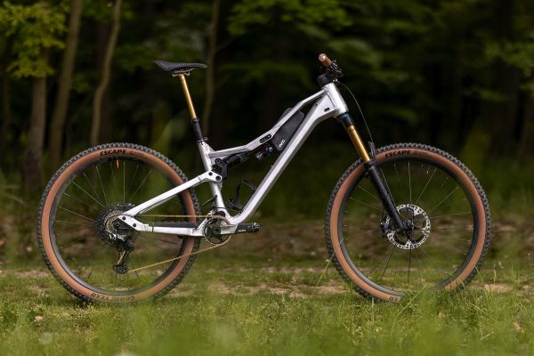 Rock Machine Whizz na tři způsoby