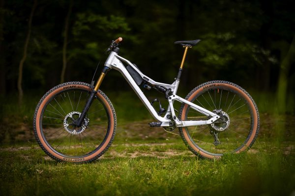 Rock Machine Whizz na tři způsoby