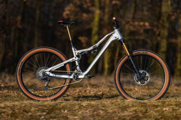 Rock Machine Whizz na tři způsoby