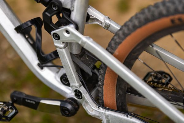 Rock Machine Whizz na tři způsoby