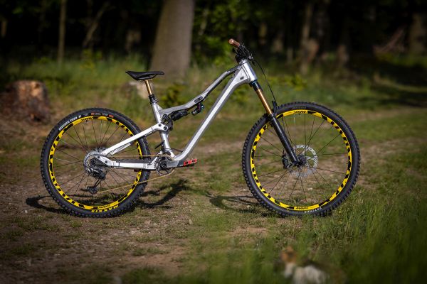 Rock Machine Whizz na tři způsoby