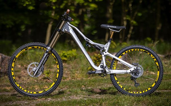 Rock Machine Whizz na tři způsoby