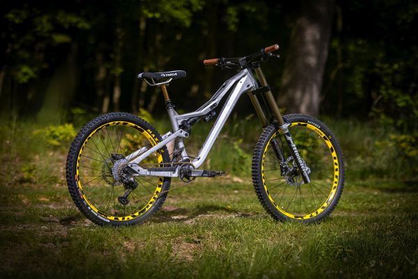 Rock Machine Whizz na tři způsoby