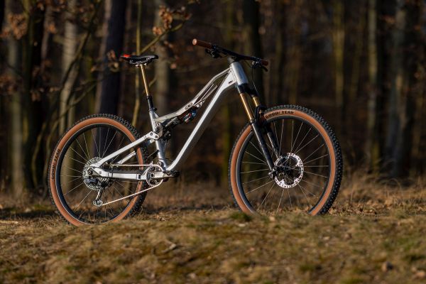 Rock Machine Whizz na tři způsoby