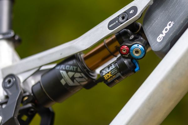 Rock Machine Whizz na tři způsoby