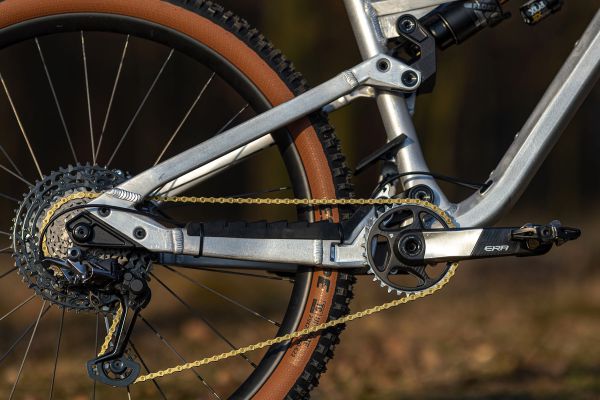 Rock Machine Whizz na tři způsoby