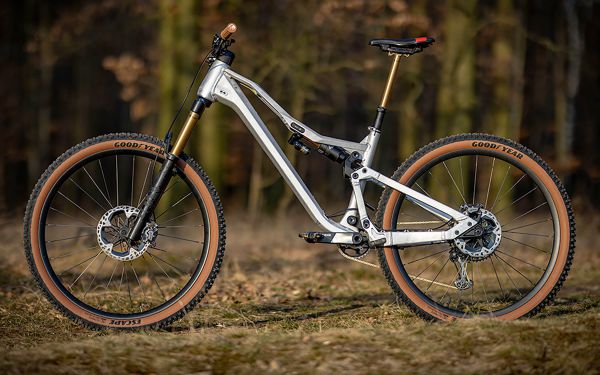 Rock Machine Whizz na tři způsoby