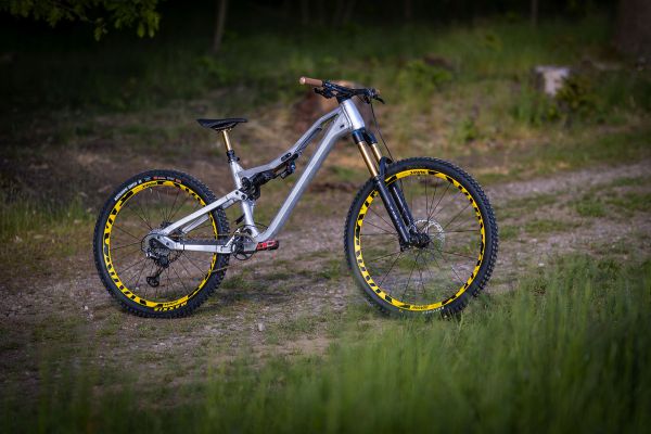 Rock Machine Whizz na tři způsoby