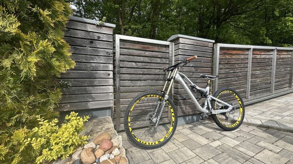 Rock Machine Whizz na tři způsoby