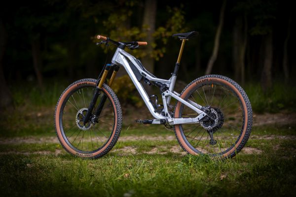 Rock Machine Whizz na tři způsoby