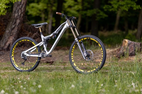 Rock Machine Whizz na tři způsoby