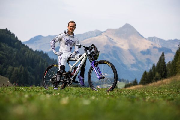 Canyon Sender CFR Team Troye Brosnana