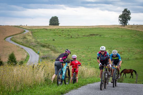 Hlinsko 2025 - I pár fanoušků se na cestě našlo...