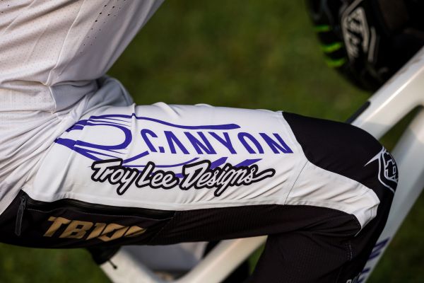 Canyon Sender CFR Team Troye Brosnana