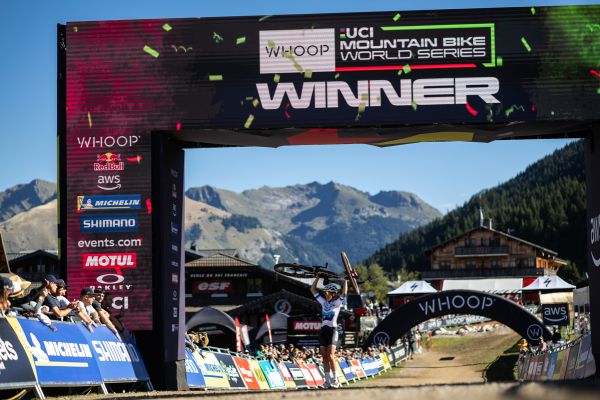 Valentina Corvi vyhrává závod žen do 23 let