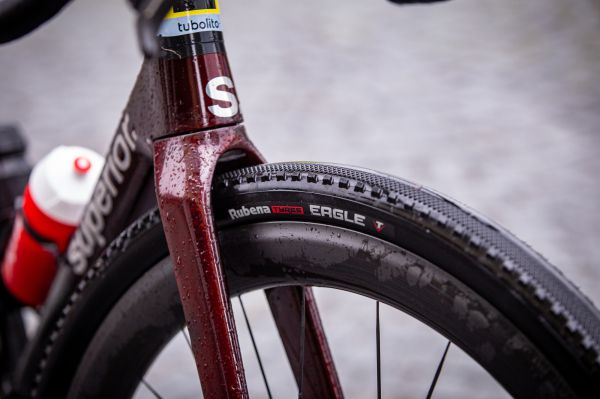 Hlinsko 2025 - 45mm prototypy Rubena Eagle, Filip vezl i vložky, tlak 31/33 PSI