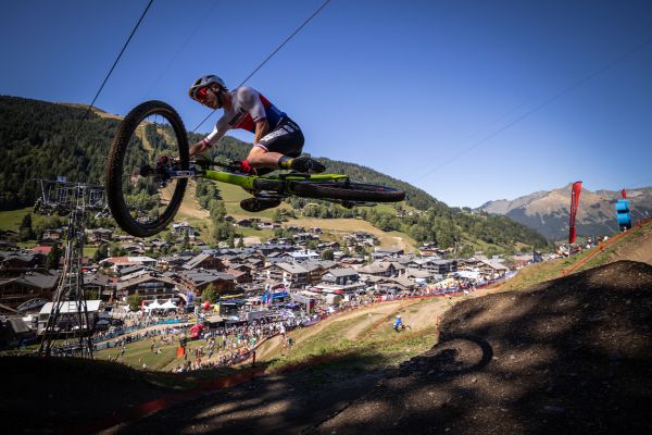 Honza Sáska drží úhel