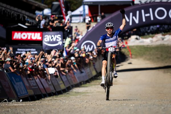 Luca Martin vítězí před domácimi fanoušky
