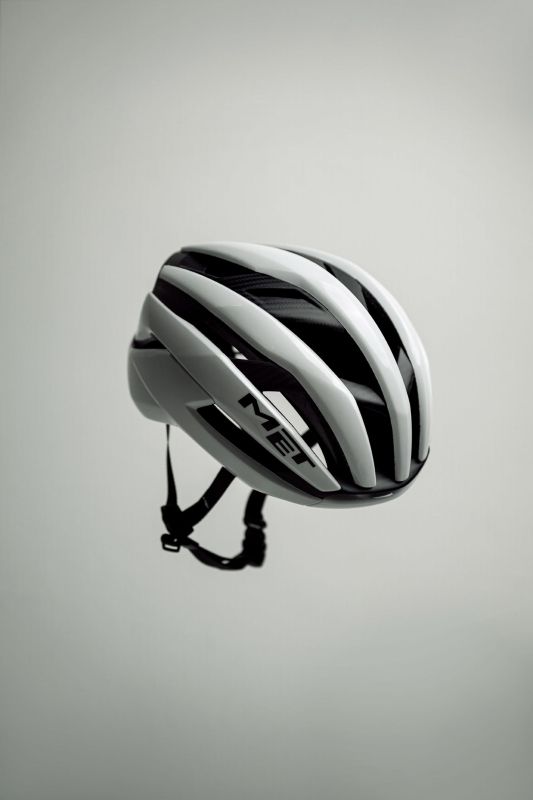 MET Trenta 3K Carbon